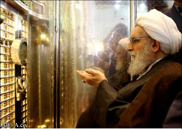 Image / Ayatollah Abbas Vaez Tabasi Visits Kufa Mosque