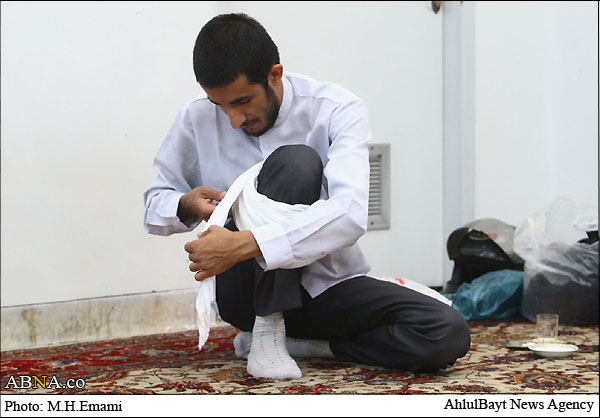 Image / Shia Clerics Receive Special Turban “Amameh” from Grand Ayatollahs, Qom