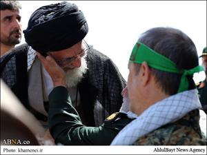 تصویری رپورٹ/ امام حسین (ع) یونیورسٹی میں رہبر انقلاب کی قابل دید تصویریں
