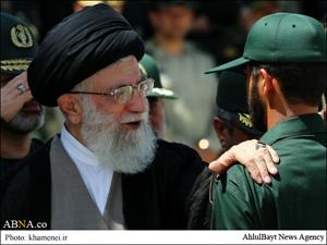 تصویری رپورٹ/ امام حسین (ع) یونیورسٹی میں رہبر انقلاب ۱