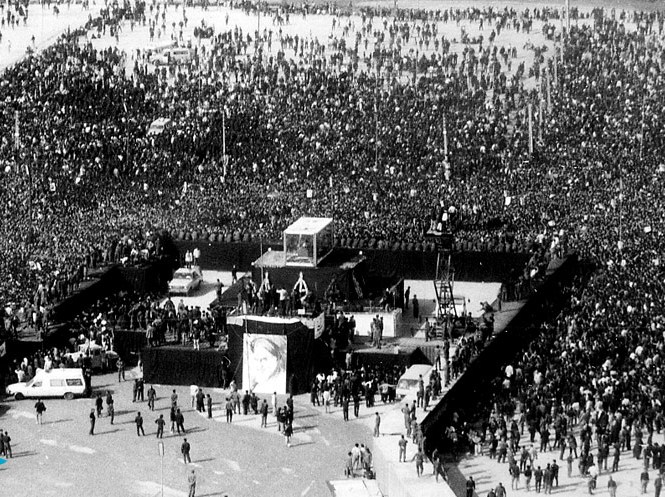 Image / An Unpublished Picture of Imam Khomeini's Funeral