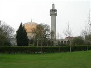 Mosque Invitation Counters UK Fascists