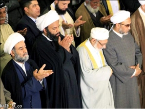 Iraqi Shia and Sunni Muslims hold joint unity prayers for the second time