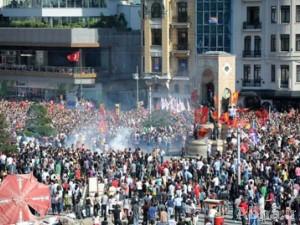 ما يجري في تركيا ثورة ضد ديكتاتورية استمرت 11 عاما