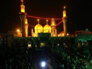 بالصور / رايات الحزن ترفع فوق قبتي الإمامين الجوادين (ع)