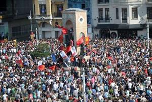 Pour le 3ème jour consécutif, les manifestations se poursuivent en Turquie en protestation contre la politique répressive d'Erdo