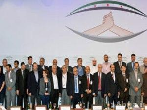 محلل سياسي وممثل حزب الاتحاد الديمقراطي السوري ينتقدان الائتلاف ومسلحي المعارضة