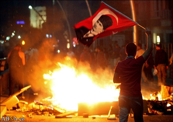 Image / Anti-Government Protesters in Turkey