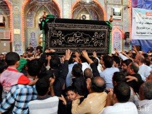بالصور/ أهالي كربلاء المقدسة يحيون ذكرى استشهاد الإمام الكاظم (ع)