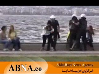Polislerden kadınlara şiddet (Video)