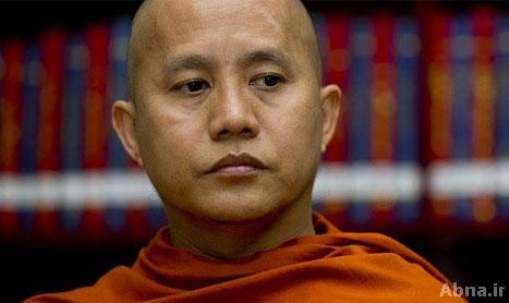 ေတာင္ၾကီးတြင္ ဦး၀ီရသူ၏ ၉၆၉ တရားပြဲၿပဳလုပ္ရန္ ေၾကညာဘုတ္မ်ား လုိက္လံ စုိက္ထူလ်က္ရွိ