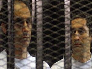 Cairo court orders Mubarak sons release