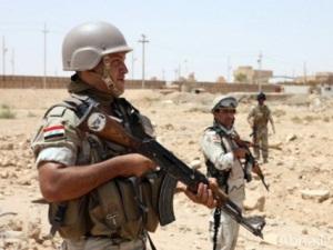 الجيش العراقي يواصل عملياته في الأنبار لضبط الحدود مع الأردن وسوريا
