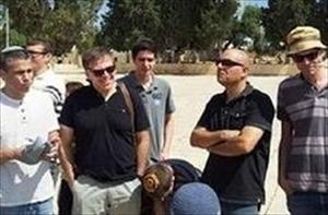 Palestinian journalists slams Israeli journalists for defiling Aqsa Mosque