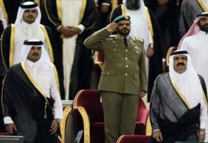 أمريكا تجبر أمير قطر على التنازل عن السلطة