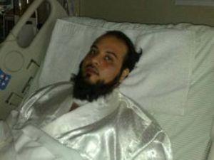 رجل الدين السعودي محمد العريفي يتعرض لضرب مبرح من قبل شابين عراقيين وسط لندن