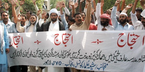 Thousands of Shia scholars, Activists protest against Peshawar Shia killings