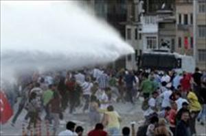 Unruhen und Gewalt auf Istanbuler Taksim-Platz