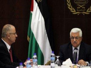 الرئيس الفلسطيني يقبل استقالة رئيس الوزراء «رامي الحمد الله»