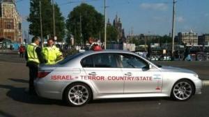 Un taxi affiche qu’Israël est un état terroriste