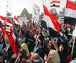 مرسی حکومت کے ایک سال مکمل ہونے کے موقع پر مصر میں بڑے پیمانے پر ریلیاں