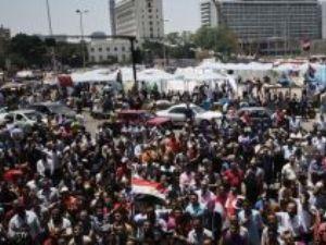 مصر.. الوزراء والنائب العام يغادرون مقراتهم