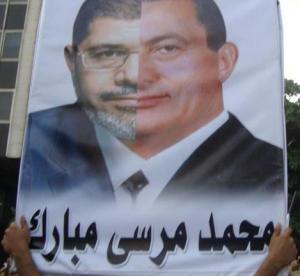 ميدان التحرير يعيد سيناريو اسقاط مبارك .. بالدعوة لتنحي مرسي من سدة الرئاسة
