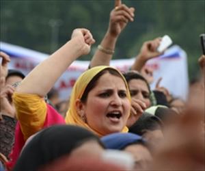 ہندوستان کے زیر انتظام کشمیر میں مظاہرے جاری