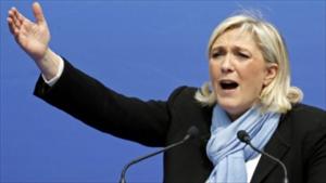 Marine Le Pen perd son d’immunité parlementaire et risque un procès