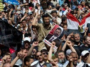 آلاف من أنصار «مرسي» ينطلقون بمسيرة ضخمة إلى شمال القاهرة