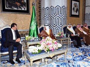 رئيس الوزراء التونسي يصل جدة في أول زيارة له الى السعودية