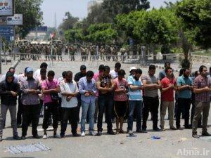 النيابة المصرية تأمر بضبط «بديع» و«حجازي» و«العريان» لتحريضهم على أحداث الحرس الجمهور