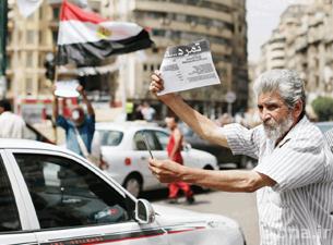 "تمرد" تؤكد أنها ستعيد تنظيم أكثر من إفطار جماعي.. و"مليونية الزحف" تطالب بعودة مرسي