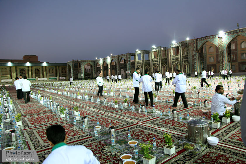 Images: Near 3 Millions break their fasts at Imam Ridha Shrine on Ramadan month