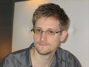 "Snowden tiene información para causar más daño"