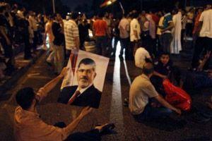 Reuters: Mursi se čuva i ispitiva u samici