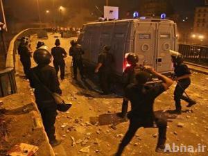 الأمن المصري يفرق مظاهرة للأخوان فوق كوبري 6 اكتوبر ويطلق الغاز لفك اشتباكات وسط القاهرة