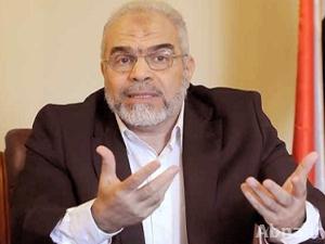 جماعة "الاخوان" تهدد الفريق السيسي بالقصاص وتتهمه بالخيانة والانحياز الى المعارضة ضد مرسي