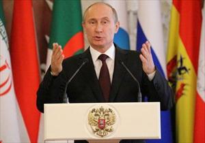 Putin: Snowden ABD ile ilgili belgeleri açıklamaya devam edecek