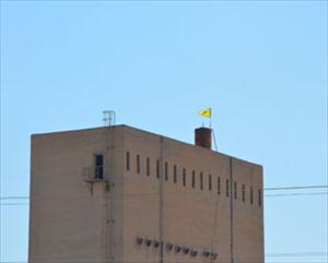 PYD sınıra bayrağını dikti