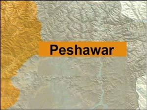 پشاور میں بم دھماکے سے چار پولیس اہل کارزخمی   	