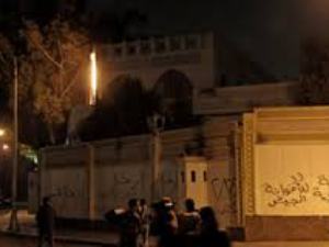 أنصار مرسي يعتدون على كنيستين في المنيا.. والأهالي يتصدون لهم