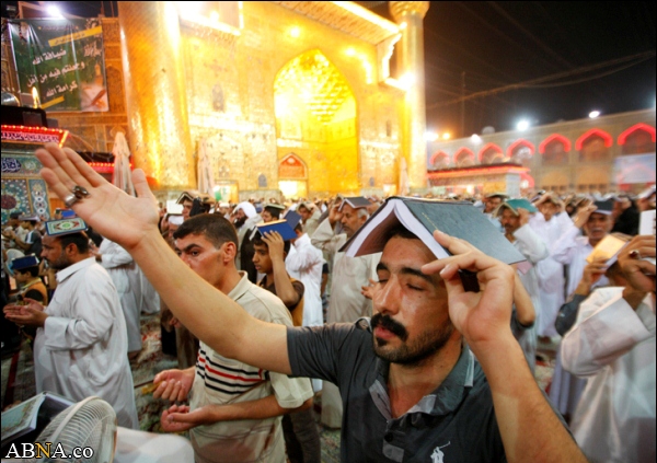 حرم امام علی علیہ السّلام میں پہلی شب قدر/ تصویری رپورٹ