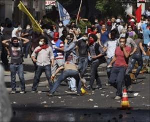 Turquie : manifestants, dispersés, manu militari, à Istanbul