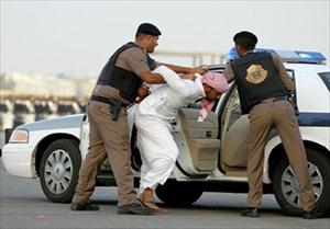 Saudi police raid houses in Awamiya