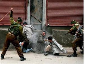 کشمیر؛ بھارتی فورسز کا حملہ، امام مسجد سمیت ۴ افراد جانبحق