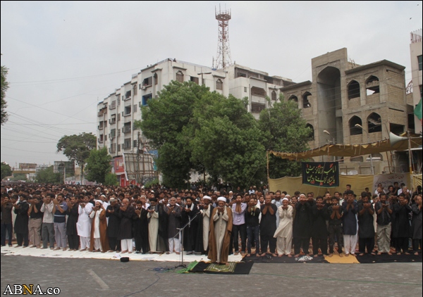 تصویری رپورٹ: یوم علی (ع) اور نماز جماعت