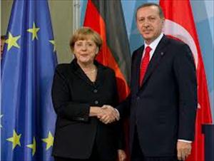 Erdogan erörtert mit Merkel und Ayrault die Lage in der Region