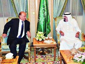 جلسة مباحثات بين الملك السعودي والرئيس اليمني