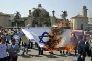 Egyptiens appelant à l'expulsion de l'ambassadeur israélien